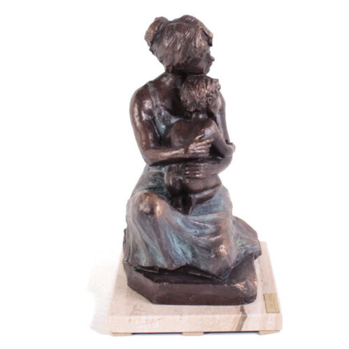 Een prachtig bronzen beeldje van een Moeder met Kind.