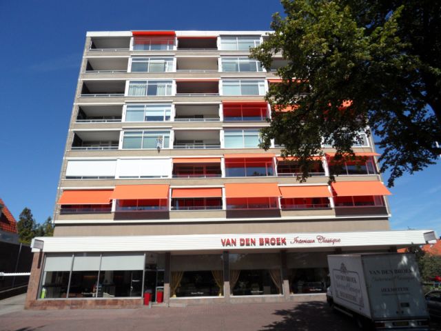 klassieke-meubelen-Amsterdam-Heemstede-Haarlem-Lisse-Den-Haag-Hoofddorp-woonboulevard-Cruquius-Amstelveen-Utrecht-wassenaar-Alkmaar van den Broek Meubelen Amsterdam-Heemstede-Haarlem-Lisse-Den-Haag-Hoofddorp-woonboulevard-Cruquius-Amstelveen-Utrecht-wassenaar-AlkmaarHeemstede - klassieke meubelen